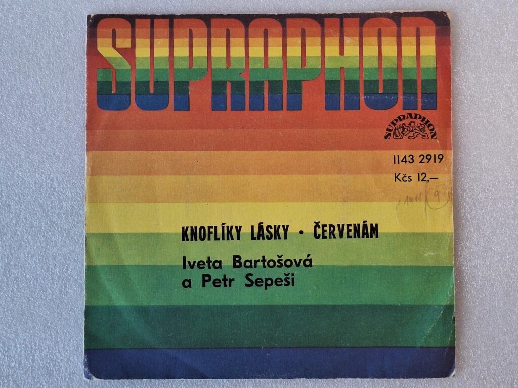 SP Supraphon, Iveta Bartošová a Petr Sepeši - Knoflíky lásky, Červenám